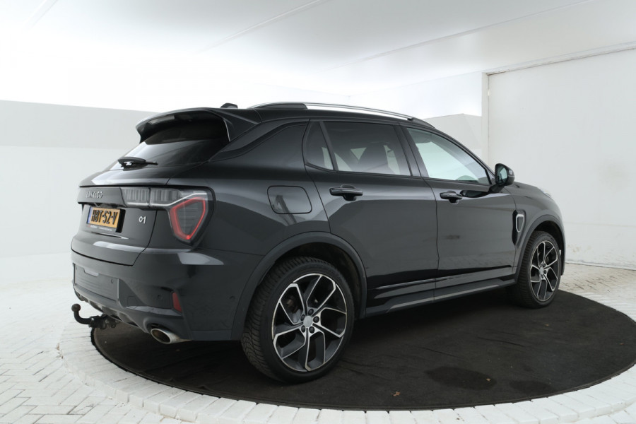 Lynk & Co 01 1.5 Full Black, Panorama Dak, Digital Dash