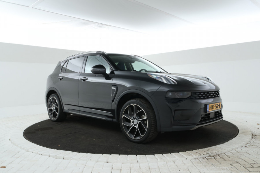 Lynk & Co 01 1.5 Full Black, Panorama Dak, Digital Dash