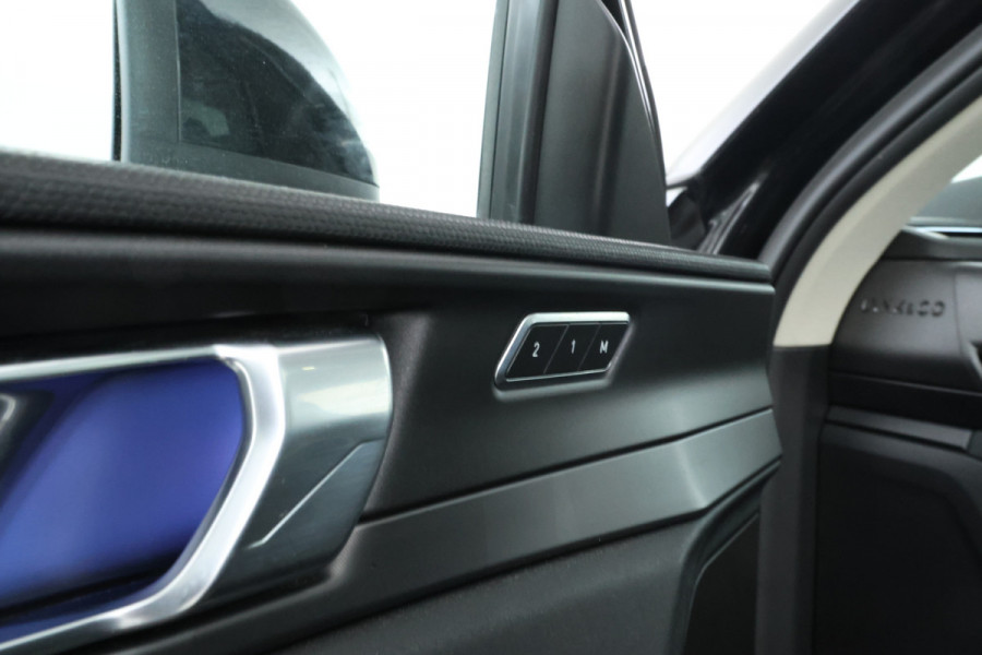 Lynk & Co 01 1.5 Full Black, Panorama Dak, Digital Dash