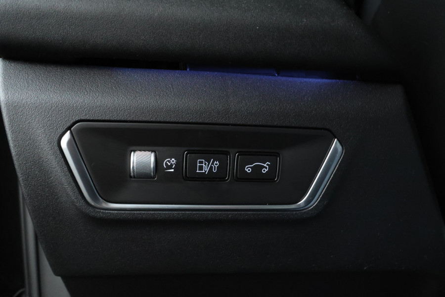 Lynk & Co 01 1.5 Full Black, Panorama Dak, Digital Dash