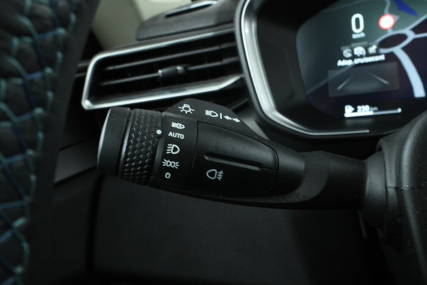 Lynk & Co 01 1.5 Full Black, Panorama Dak, Digital Dash