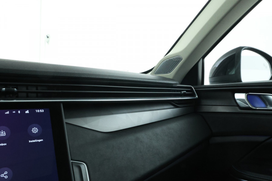 Lynk & Co 01 1.5 Full Black, Panorama Dak, Digital Dash