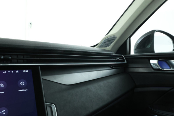 Lynk & Co 01 1.5 Full Black, Panorama Dak, Digital Dash