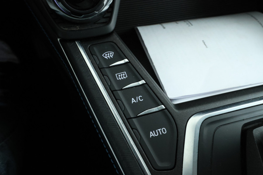 Lynk & Co 01 1.5 Full Black, Panorama Dak, Digital Dash