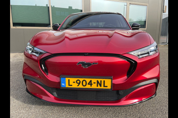 Ford Mustang Mach-E Extended AWD 98 kWh 1ste Eig Dealer onderhouden luxe uitvoering!