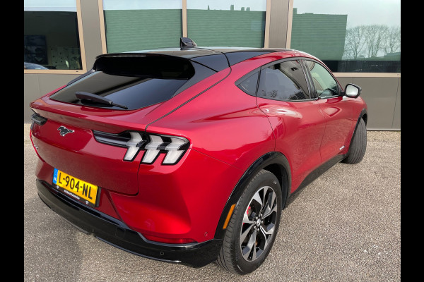 Ford Mustang Mach-E Extended AWD 98 kWh 1ste Eig Dealer onderhouden luxe uitvoering!