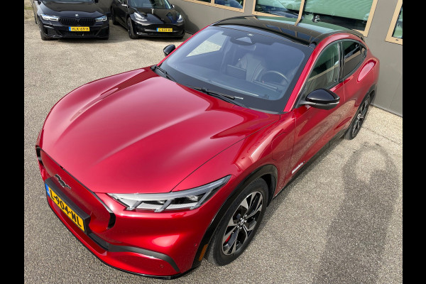 Ford Mustang Mach-E Extended AWD 98 kWh 1ste Eig Dealer onderhouden luxe uitvoering!