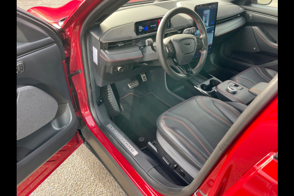 Ford Mustang Mach-E Extended AWD 98 kWh 1ste Eig Dealer onderhouden luxe uitvoering!