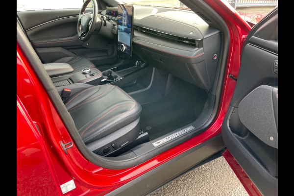 Ford Mustang Mach-E Extended AWD 98 kWh 1ste Eig Dealer onderhouden luxe uitvoering!