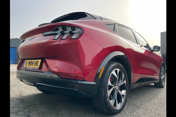 Ford Mustang Mach-E Extended AWD 98 kWh 1ste Eig Dealer onderhouden luxe uitvoering!