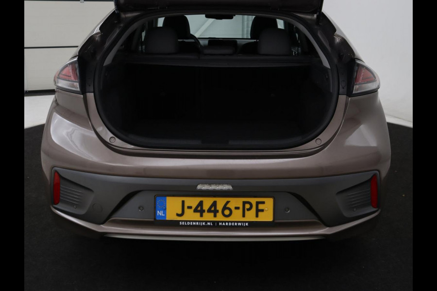 Hyundai IONIQ Premium EV 38 kWh | SOH 100% | Schuifdak | Stoelventilatie | Leder | Warmtepomp | Adaptive cruise | Camera | Achterbankverwarming | Carplay | Infinity Sound | Memory | Full LED | Keyless
