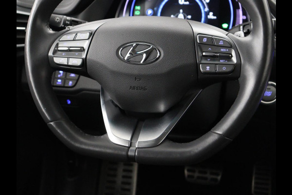 Hyundai IONIQ Premium EV 38 kWh | SOH 100% | Schuifdak | Stoelventilatie | Leder | Warmtepomp | Adaptive cruise | Camera | Achterbankverwarming | Carplay | Infinity Sound | Memory | Full LED | Keyless