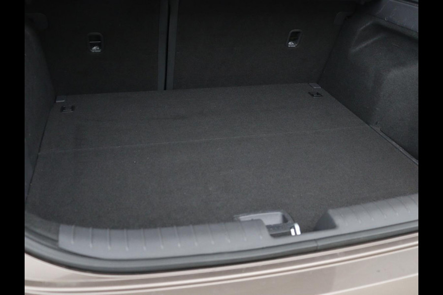 Hyundai IONIQ Premium EV 38 kWh | SOH 100% | Schuifdak | Stoelventilatie | Leder | Warmtepomp | Adaptive cruise | Camera | Achterbankverwarming | Carplay | Infinity Sound | Memory | Full LED | Keyless