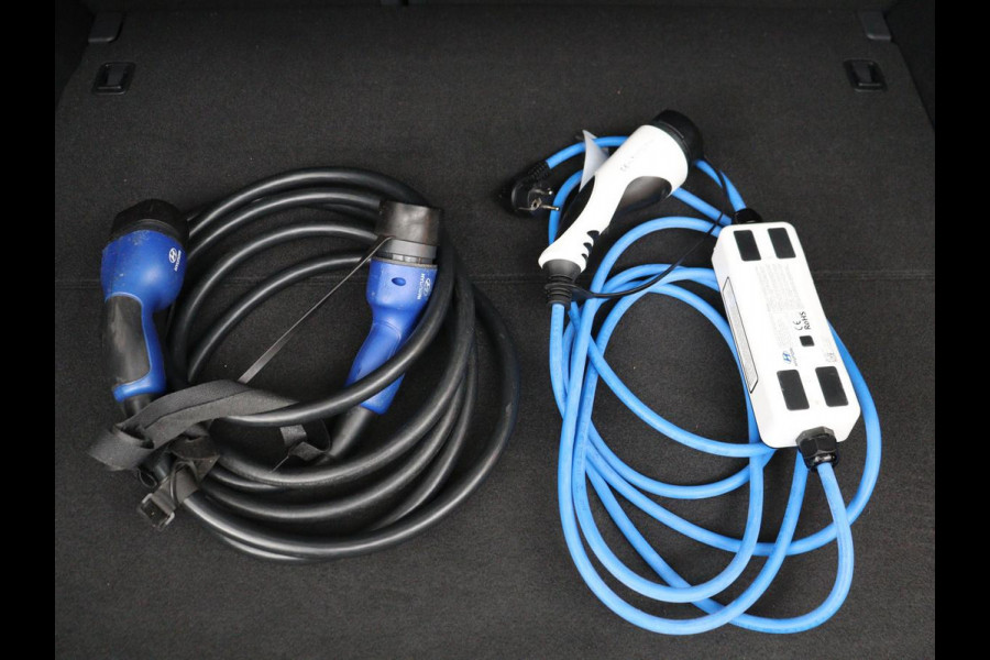 Hyundai IONIQ Premium EV 38 kWh | SOH 100% | Schuifdak | Stoelventilatie | Leder | Warmtepomp | Adaptive cruise | Camera | Achterbankverwarming | Carplay | Infinity Sound | Memory | Full LED | Keyless