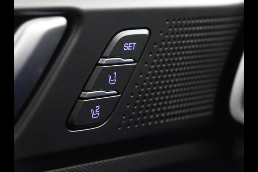 Hyundai IONIQ Premium EV 38 kWh | SOH 100% | Schuifdak | Stoelventilatie | Leder | Warmtepomp | Adaptive cruise | Camera | Achterbankverwarming | Carplay | Infinity Sound | Memory | Full LED | Keyless