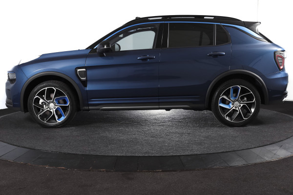 Lynk & Co 01 1.5 PHEV 261PK MY23 | Donkere hemel | 360 Camera | 7.4 kWh boordlader | S/K-panodak | Adapt. Cruise | Memory | Elek. klep | LM 20" | 0998