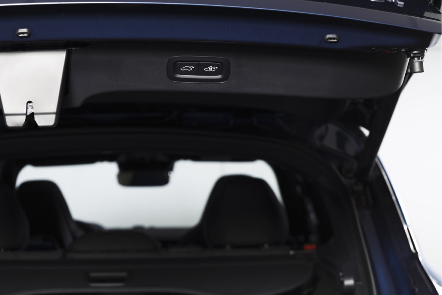 Lynk & Co 01 1.5 PHEV 261PK MY23 | Donkere hemel | 360 Camera | 7.4 kWh boordlader | S/K-panodak | Adapt. Cruise | Memory | Elek. klep | LM 20" | 0998