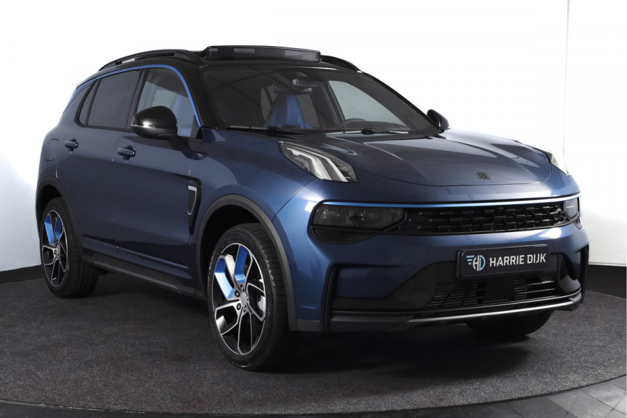 Lynk & Co 01 1.5 PHEV 261PK MY23 | Donkere hemel | 360 Camera | 7.4 kWh boordlader | S/K-panodak | Adapt. Cruise | Memory | Elek. klep | LM 20" | 0998