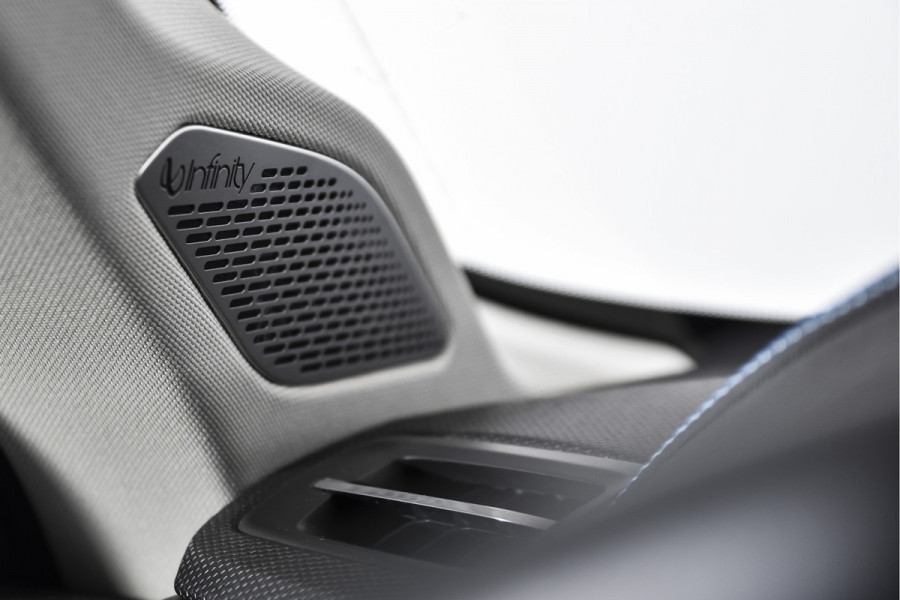 Lynk & Co 01 1.5 PHEV 261PK MY22 | 360 Camera | 7.4 KWH Boordlader |S/K-panodak | Adapt. Cruise | Memory | Elek. klep | LM 20" | 0837