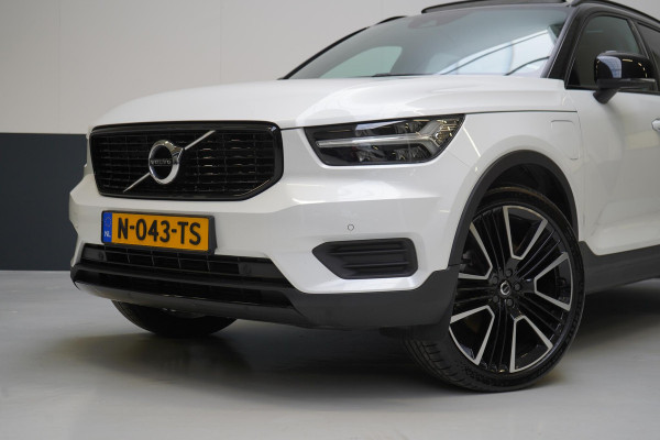 Volvo XC40 1.5 T4 Recharge R-Design | SoH 95% | Leder | Panoramadak | Trekhaak | Camera | Lm velgen