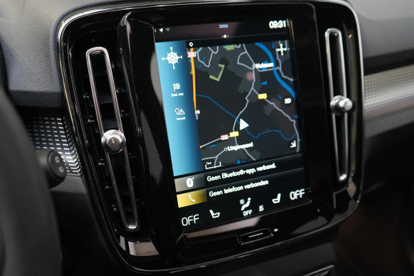 Volvo XC40 1.5 T4 Recharge R-Design | SoH 95% | Leder | Panoramadak | Trekhaak | Camera | Lm velgen