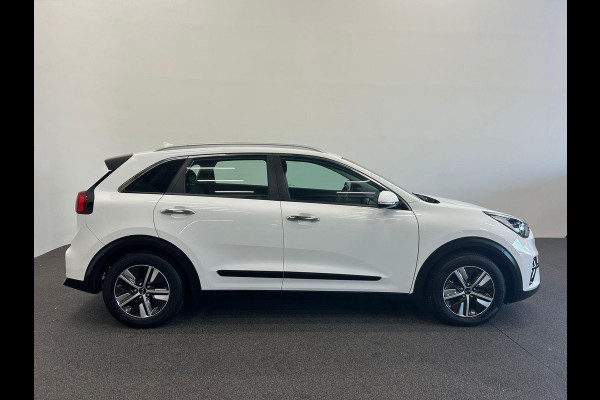 Kia Niro 1.6 GDi Hybrid ExecutiveLine Trekhaak Navigatie Apple Carplay/Android Auto Camera Parkeersensoren achter Adaptive Cruise Control Climate Control Half leder Lichtmetalen velgen
