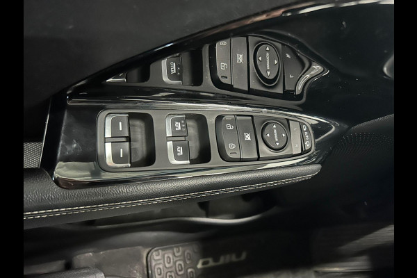 Kia Niro 1.6 GDi Hybrid ExecutiveLine Trekhaak Navigatie Apple Carplay/Android Auto Camera Parkeersensoren achter Adaptive Cruise Control Climate Control Half leder Lichtmetalen velgen