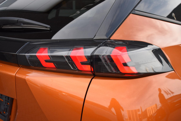 Peugeot 2008 1.2 PureTech 130PK Aut. Allure Pack | Camera | LED | Carplay | Adapt. Cruise | Incl. garantie