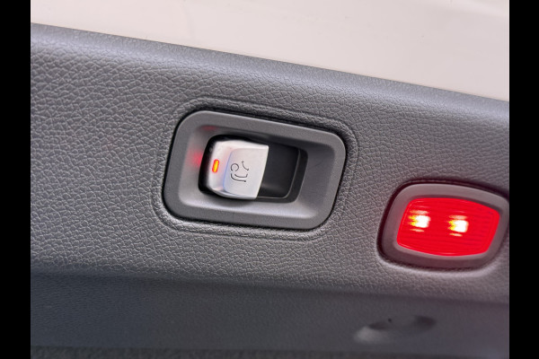 Mercedes-Benz CLS-Klasse 450 4Matic AMG // Burmester // 360 Camera // Sunroof // Trekhaak // 20 inch // Designo White // Distronic