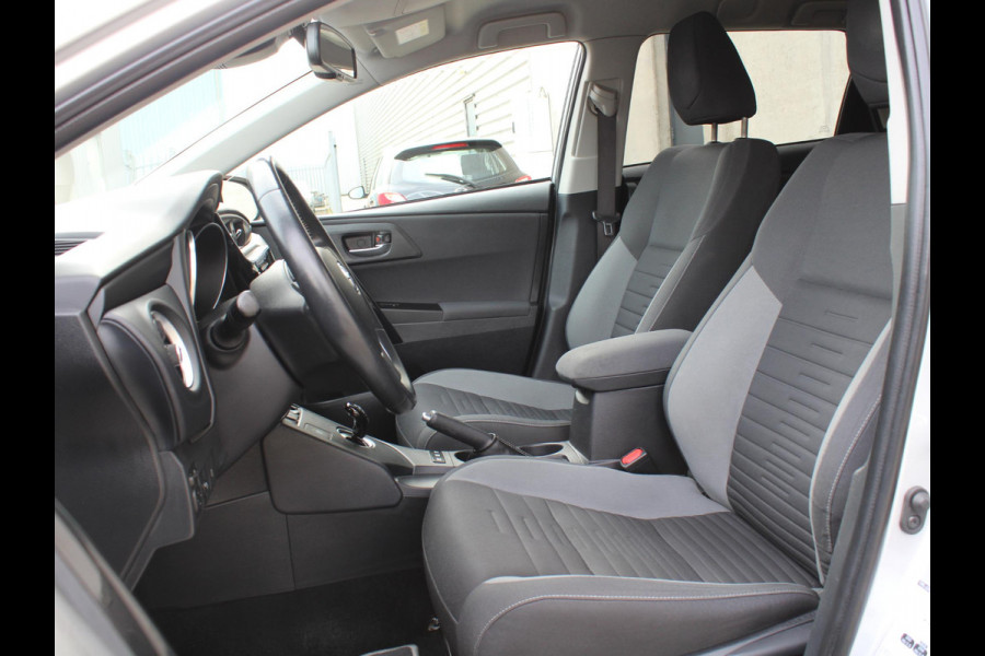 Toyota Auris Touring Sports 1.8 Hybrid Energy Plus | AIRCO | 12 MAANDEN BOVAG GARANTIE |