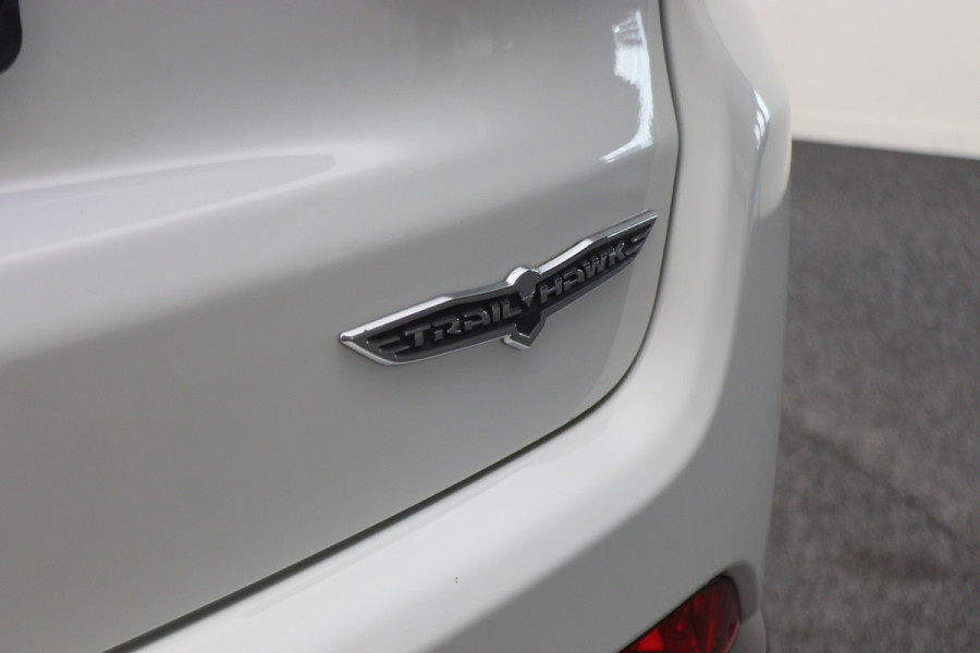 Jeep Compass 4xe 240 Plug-in Hybrid Electric Trailhawk