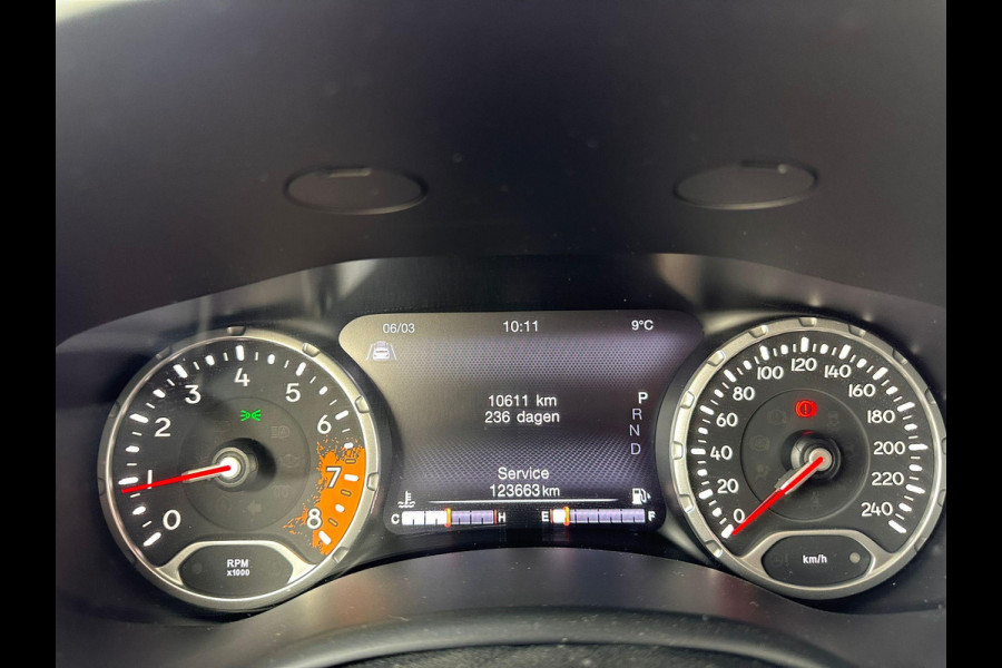 Jeep Renegade 1.4 MultiAir Night Eagle II Limited Automaat | Trekhaak | Xenon | Adaptive CC | Navi | Dealer-onderhouden |