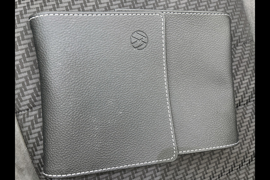 Volkswagen T-Roc Cabrio 1.5 TSI R-Line(Goed OndH, Navi, Trekhaak, StoelV, Parkeersensor V+A, Carplay, Etc)