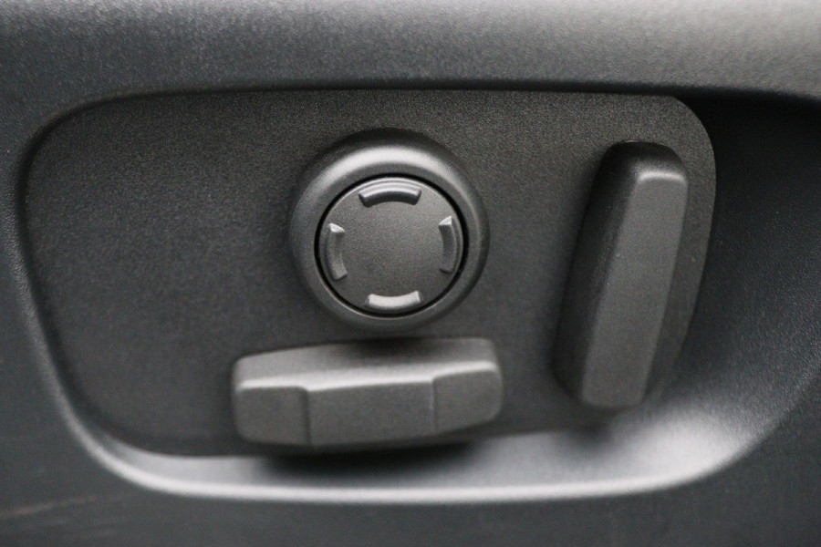 Land Rover Range Rover Velar 2.0 D180 AWD SE Automaat Leer, Panoramadak, Keyless, LED, Camera, Apple CarPlay, Trekhaak, 19''