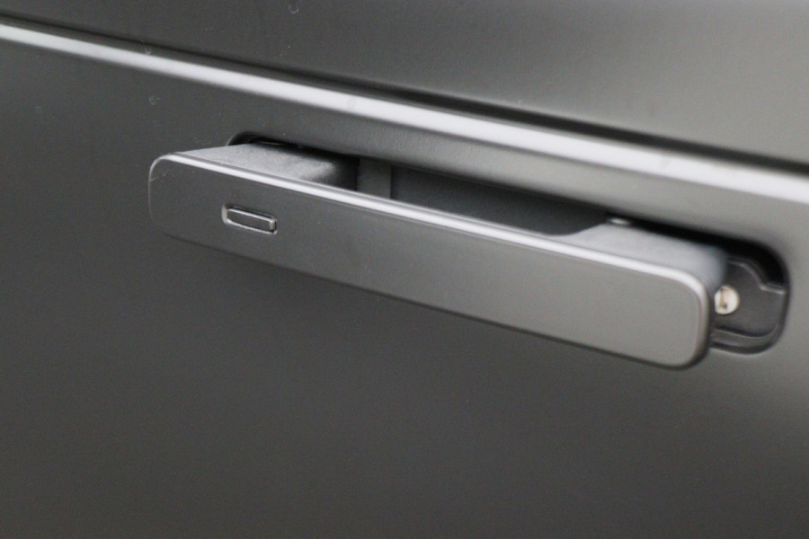 Land Rover Range Rover Velar 2.0 D180 AWD SE Automaat Leer, Panoramadak, Keyless, LED, Camera, Apple CarPlay, Trekhaak, 19''