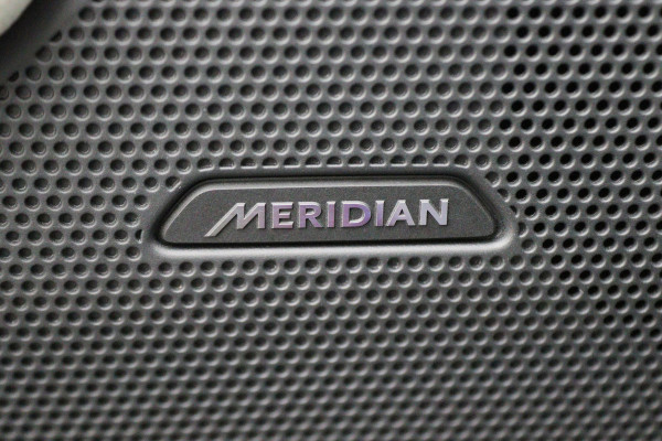 Land Rover Range Rover Velar 2.0 D180 AWD SE Automaat Leer, Panoramadak, Keyless, LED, Camera, Apple CarPlay, Trekhaak, 19''