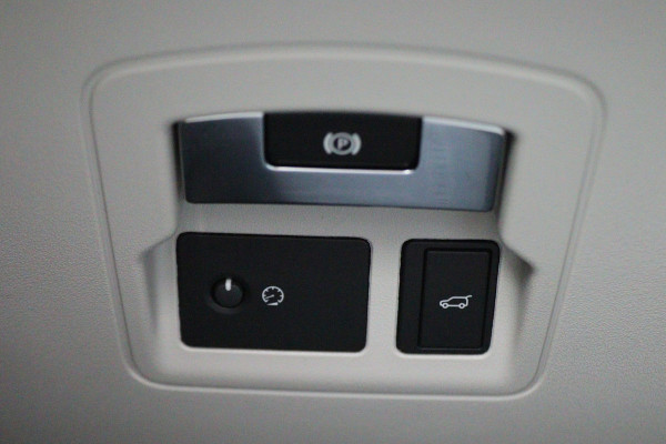 Land Rover Range Rover Velar 2.0 D180 AWD SE Automaat Leer, Panoramadak, Keyless, LED, Camera, Apple CarPlay, Trekhaak, 19''