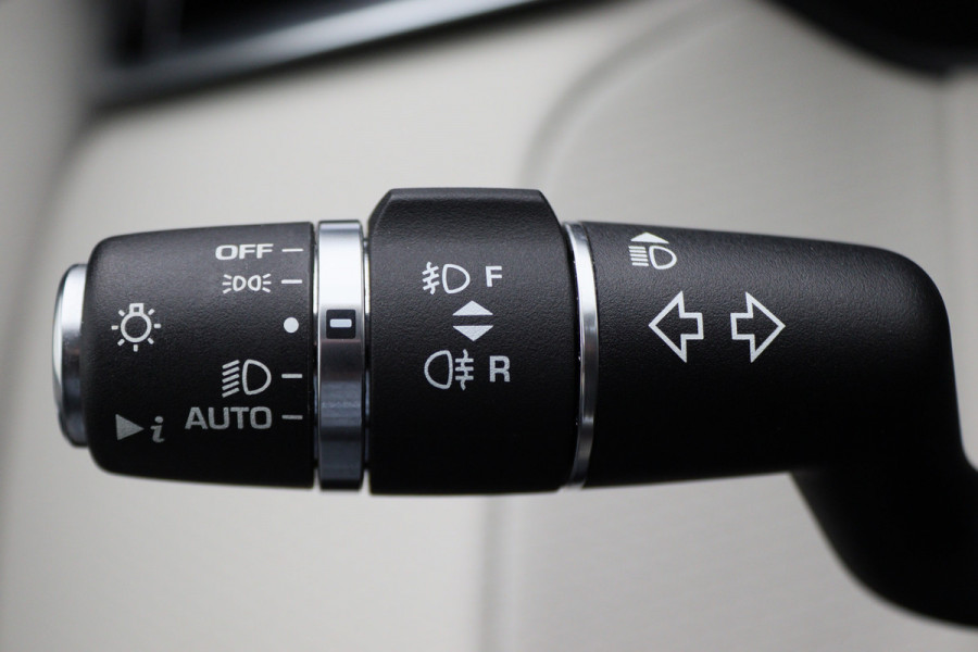 Land Rover Range Rover Velar 2.0 D180 AWD SE Automaat Leer, Panoramadak, Keyless, LED, Camera, Apple CarPlay, Trekhaak, 19''