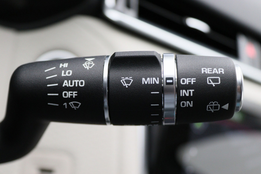 Land Rover Range Rover Velar 2.0 D180 AWD SE Automaat Leer, Panoramadak, Keyless, LED, Camera, Apple CarPlay, Trekhaak, 19''