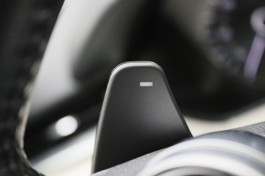 Land Rover Range Rover Velar 2.0 D180 AWD SE Automaat Leer, Panoramadak, Keyless, LED, Camera, Apple CarPlay, Trekhaak, 19''