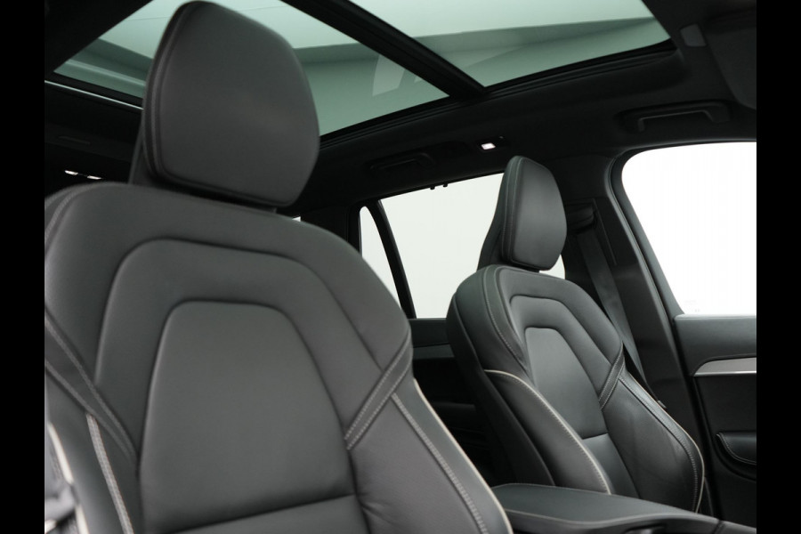 Volvo XC90 T8 Recharge AWD Ultimate Dark 7 Persoons LONG RANGE Plug In Hybrid 455pk Dealer O.H. PHEV | Trekhaak Af Fabriek | Panodak | Luchtvering | Adaptive Cruise | 360 Camera | Harman / Kardon | Lederen Sportstoelen Memory & Verwarmd | Google Assistent | Keyless | 22"L.M |