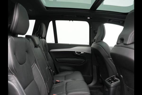 Volvo XC90 T8 Recharge AWD Ultimate Dark 7 Persoons LONG RANGE Plug In Hybrid 455pk Dealer O.H. PHEV | Trekhaak Af Fabriek | Panodak | Luchtvering | Adaptive Cruise | 360 Camera | Harman / Kardon | Lederen Sportstoelen Memory & Verwarmd | Google Assistent | Keyless | 22"L.M |