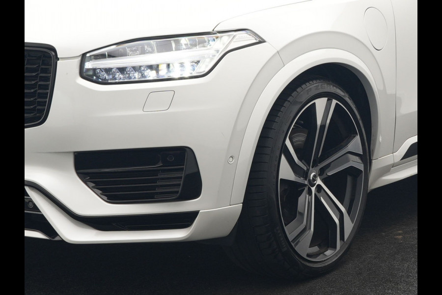 Volvo XC90 T8 Recharge AWD Ultimate Dark 7 Persoons LONG RANGE Plug In Hybrid 455pk Dealer O.H. PHEV | Trekhaak Af Fabriek | Panodak | Luchtvering | Adaptive Cruise | 360 Camera | Harman / Kardon | Lederen Sportstoelen Memory & Verwarmd | Google Assistent | Keyless | 22"L.M |