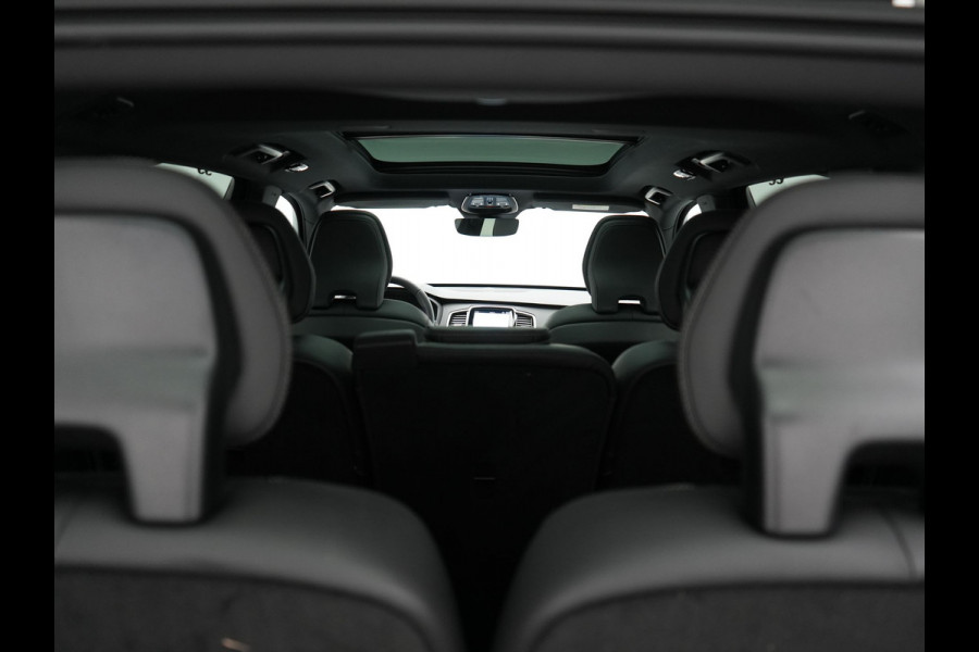 Volvo XC90 T8 Recharge AWD Ultimate Dark 7 Persoons LONG RANGE Plug In Hybrid 455pk Dealer O.H. PHEV | Trekhaak Af Fabriek | Panodak | Luchtvering | Adaptive Cruise | 360 Camera | Harman / Kardon | Lederen Sportstoelen Memory & Verwarmd | Google Assistent | Keyless | 22"L.M |