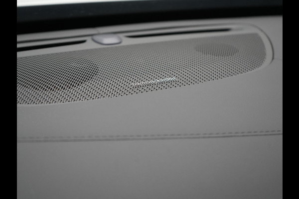 Volvo XC90 T8 Recharge AWD Ultimate Dark 7 Persoons LONG RANGE Plug In Hybrid 455pk Dealer O.H. PHEV | Trekhaak Af Fabriek | Panodak | Luchtvering | Adaptive Cruise | 360 Camera | Harman / Kardon | Lederen Sportstoelen Memory & Verwarmd | Google Assistent | Keyless | 22"L.M |