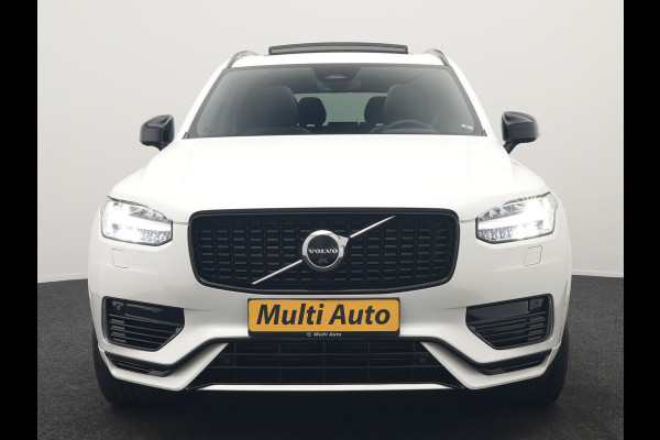 Volvo XC90 T8 Recharge AWD Ultimate Dark 7 Persoons LONG RANGE Plug In Hybrid 455pk Dealer O.H. PHEV | Trekhaak Af Fabriek | Panodak | Luchtvering | Adaptive Cruise | 360 Camera | Harman / Kardon | Lederen Sportstoelen Memory & Verwarmd | Google Assistent | Keyless | 22"L.M |