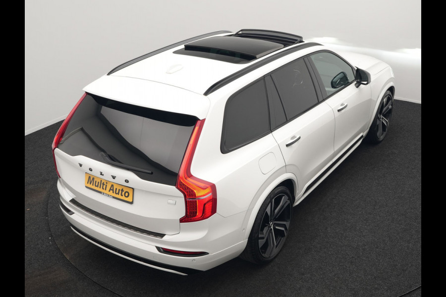 Volvo XC90 T8 Recharge AWD Ultimate Dark 7 Persoons LONG RANGE Plug In Hybrid 455pk Dealer O.H. PHEV | Trekhaak Af Fabriek | Panodak | Luchtvering | Adaptive Cruise | 360 Camera | Harman / Kardon | Lederen Sportstoelen Memory & Verwarmd | Google Assistent | Keyless | 22"L.M |