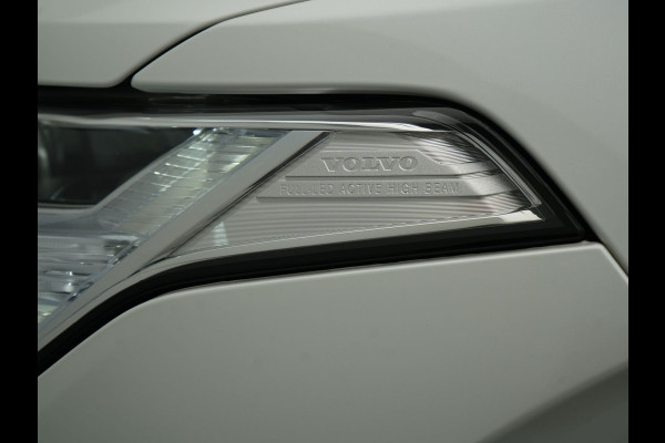 Volvo XC90 T8 Recharge AWD Ultimate Dark 7 Persoons LONG RANGE Plug In Hybrid 455pk Dealer O.H. PHEV | Trekhaak Af Fabriek | Panodak | Luchtvering | Adaptive Cruise | 360 Camera | Harman / Kardon | Lederen Sportstoelen Memory & Verwarmd | Google Assistent | Keyless | 22"L.M |