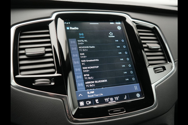 Volvo XC90 T8 Recharge AWD Ultimate Dark 7 Persoons LONG RANGE Plug In Hybrid 455pk Dealer O.H. PHEV | Trekhaak Af Fabriek | Panodak | Luchtvering | Adaptive Cruise | 360 Camera | Harman / Kardon | Lederen Sportstoelen Memory & Verwarmd | Google Assistent | Keyless | 22"L.M |
