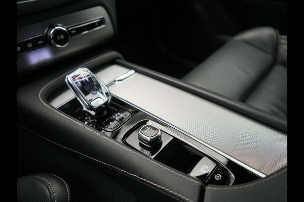 Volvo XC90 T8 Recharge AWD Ultimate Dark 7 Persoons LONG RANGE Plug In Hybrid 455pk Dealer O.H. PHEV | Trekhaak Af Fabriek | Panodak | Luchtvering | Adaptive Cruise | 360 Camera | Harman / Kardon | Lederen Sportstoelen Memory & Verwarmd | Google Assistent | Keyless | 22"L.M |